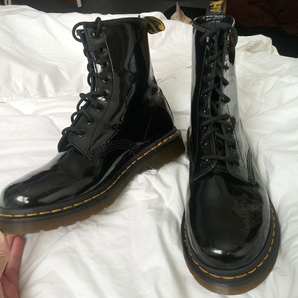 doc martens  1460 shiny